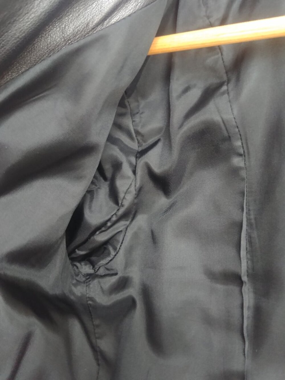 Vintage Danier made in Canada soft genuine leather black jacket size P - Picture 10 of 16
